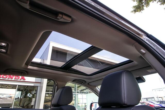 Honda CR-V 1.5 AWD Executive - Afneembare trekhaak | Panoramadak