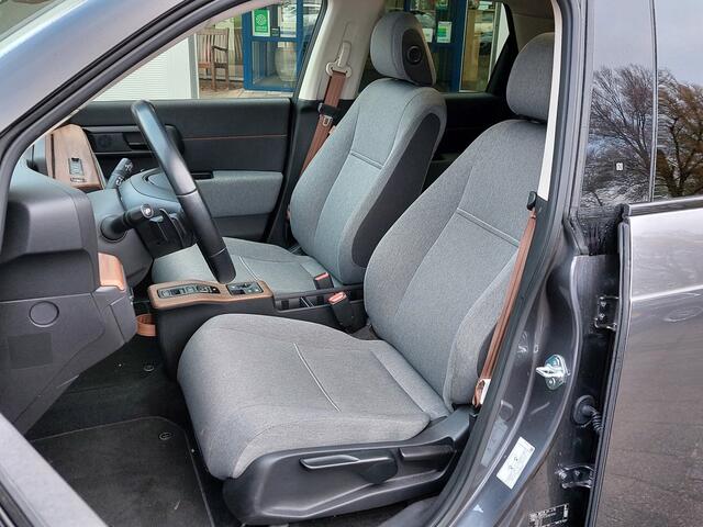 Honda E 36kwh Advance 17" | Navi | Apple Carplay+Android Auto | Clima | Adap.Cruise | Dodehoek+Rijstrooksensor | Keyless Entry | Led Koplampen | Pdc V+A+Camera | Stoel+Stuurverwarming | Privacy Glass