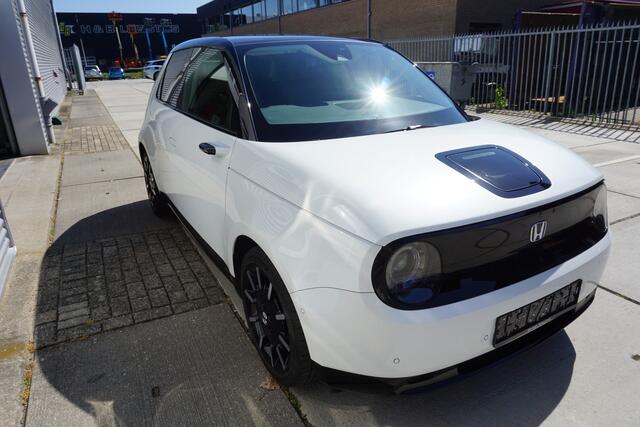 Honda E Advance 17" |Navi|Carplay|PDC V+A|Dodehoek|360 Camera|DAB|Pano|Stuur, stoel en voorruitverwarming|