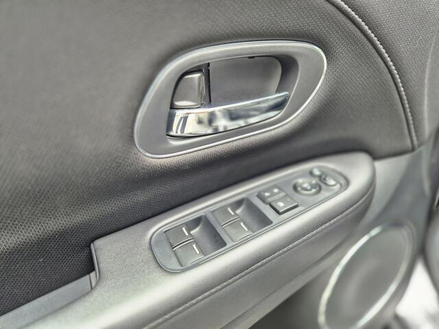 Honda HR-V 1.5 i-VTEC Executive Panorama dak, Navigatie, Parkeersensoren , All-in Rijklaarprijs