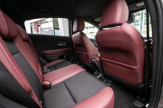 Honda HR-V 1.5 i-VTEC Turbo Sport Automaat - All in rijklaarprijs | Trekhaak | Dealer onderh.