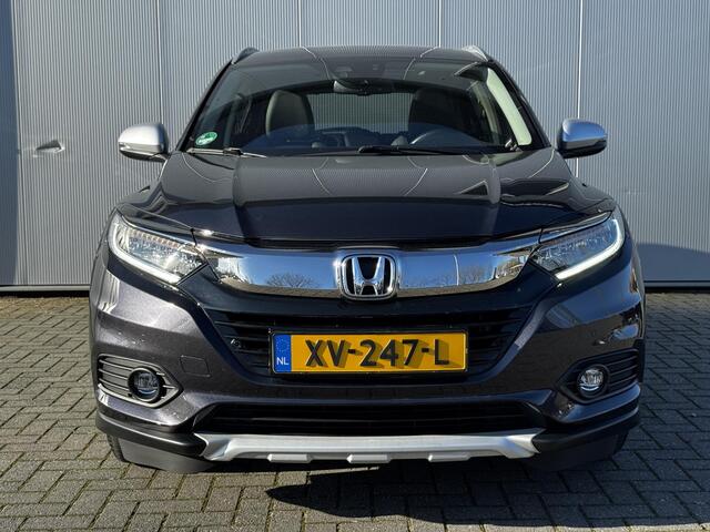 Honda HR-V 1.5 i-VTEC Executive / Open dak / Trekhaak / Winter en Zomer Set /