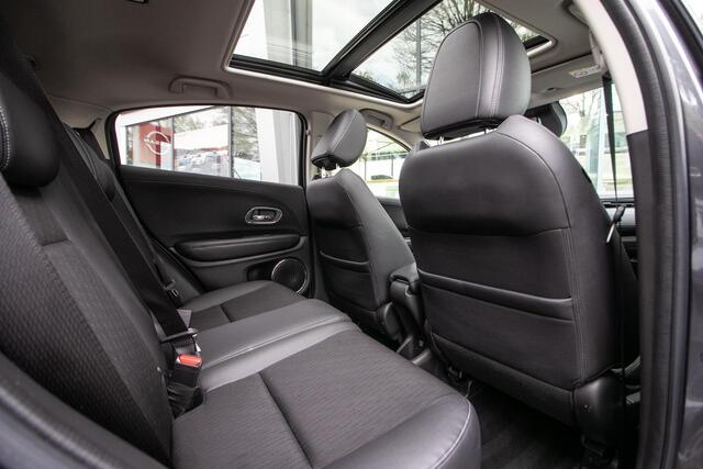 Honda HR-V 1.5 i-VTEC Executive Automaat - Schuifdak | Trekhaak | Aeropack | Dealer ond. | Navi/camera