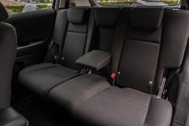 Honda HR-V 1.5i V-TEC ELEGANCE - AUTOMAAT - NAVIGATIE - BESCHERMSTRIPPEN