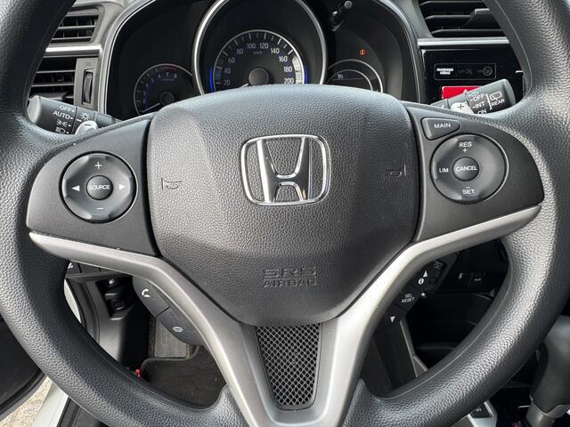 Honda JAZZ 1.3 i-VTEC Trend 19 dkm Automaat dealer onderhouden Trekhaak info: M.Safari 0492588976