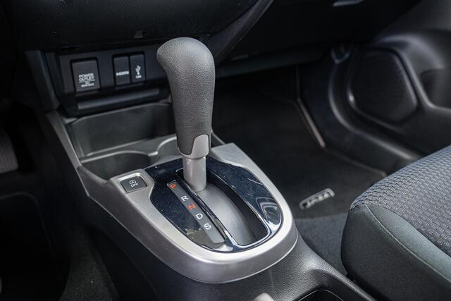 Honda JAZZ 1.3i VTEC COMFORT - AUTOMAAT - TREKHAAK - NAVIGATIE - STOELVERWARMING