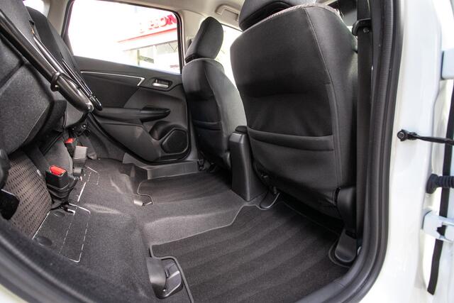 Honda JAZZ 1.3 i-VTEC Elegance - All-in rijklaarprijs | Trekhaak