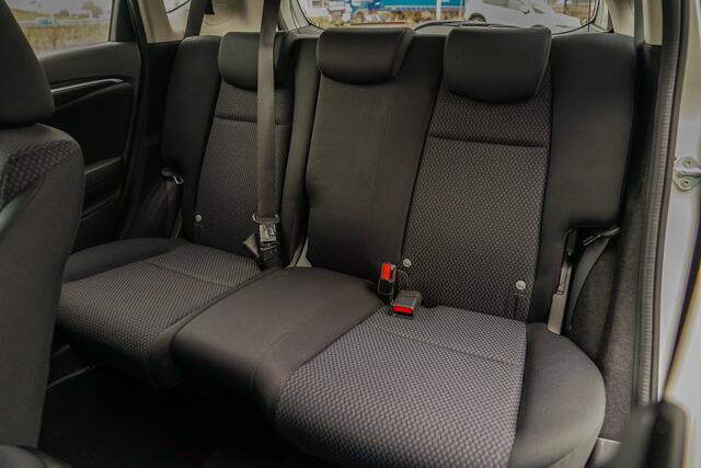 Honda JAZZ 1.3i VTEC COMFORT - ALL WEATHERS - NAVIGATIE - STOELVERWARMING