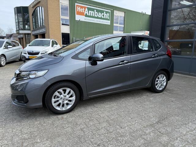 Honda JAZZ 1.3 I-VTEC BJ.2018 AUTOMAAT CRUISE AIRCO 50.000 KM STOELVERW.