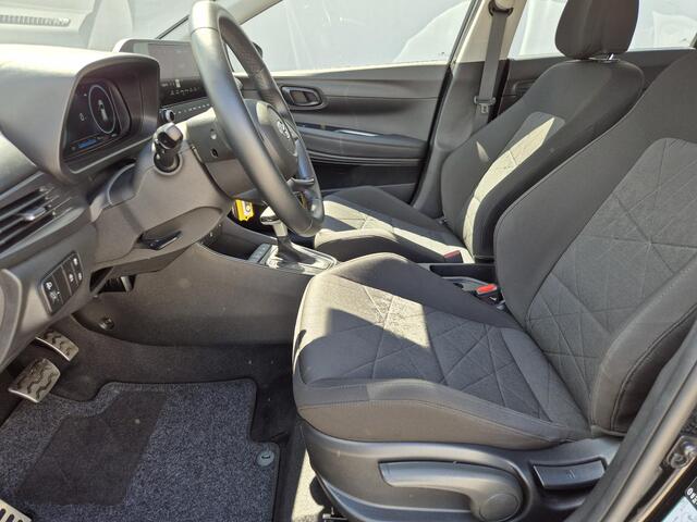 Hyundai Bayon 1.0 T-GDI Automaat Comfort Smart / Navigatie / Achteruitrijcamera / Apple Carplay Android Auto / Cruise control / Lichtmetalen wielen 16" / Parkeersensoren achter / Airco /