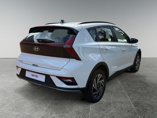 Hyundai Bayon 1.0 T-GDI Comfort | ¤2255 VOORRAADVOORDEEL| APPLE CARPLAY/ANDROID AUTO | ACHTERUITRIJCAMERA | NAVIGATIE |