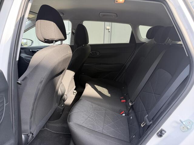 Hyundai Bayon 1.0 T-GDI Premium / Stuurverwarming / Stoelverwarming / Navigatie / Dode hoek detectie / Apple Carplay / Android Auto / Adaptieve Cruise Control / Achteruitrijcamera