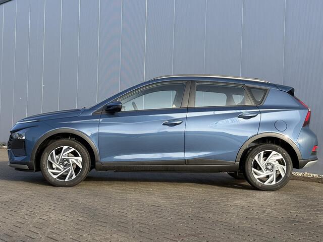 Hyundai Bayon 1.0 T-GDI Comfort / ¤ 3.500,- Voordeel Op Nieuwprijs / Prijs is rijklaar / MY 26 / Navigatie / Achteruitrijcamera / Airco / Cruise Control / LED Dagrijverlichting / LMV / Apple CarPaly & Android Auto /