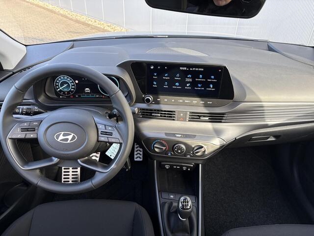 Hyundai Bayon 1.0 T-GDI Comfort / ¤ 3.000,- Voordeel Op Nieuwprijs / Prijs is een rijklaarprijs / Navigatie / Achteruitrijcamera / Airco / Cruise Control / LED Dagrijverlichting / LMV / Apple CarPaly & Android Auto /