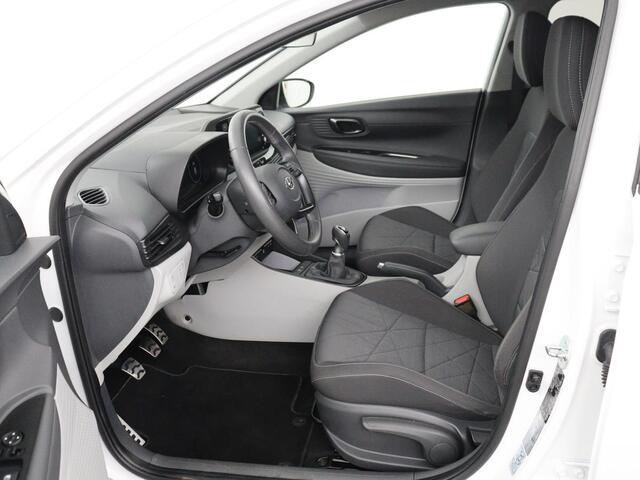 Hyundai Bayon 1.0 T-GDI Comfort | Virtual | Cruise control | Carplay | Park assist | DAB | Lane assist | Full LED | Camera