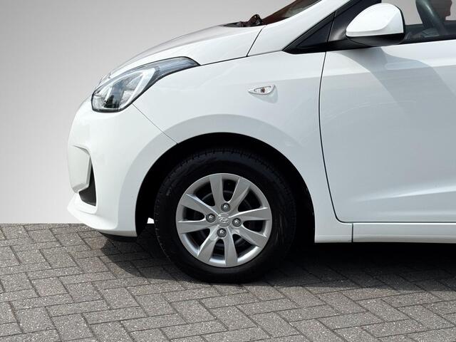 Hyundai I 10 1.0i Go! 2017 | Navigatie | Apple Carplay/Android Auto | Cruise & Climate Control | Elek. Ramen + Spiegels | Rijklaarprijs!