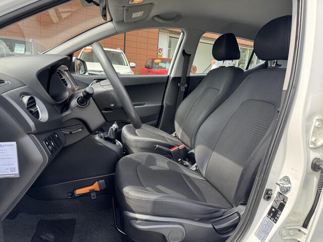 Hyundai I 10 1.0i Go! 2017 | Navigatie | Apple Carplay/Android Auto | Cruise & Climate Control | Elek. Ramen + Spiegels | Rijklaarprijs!