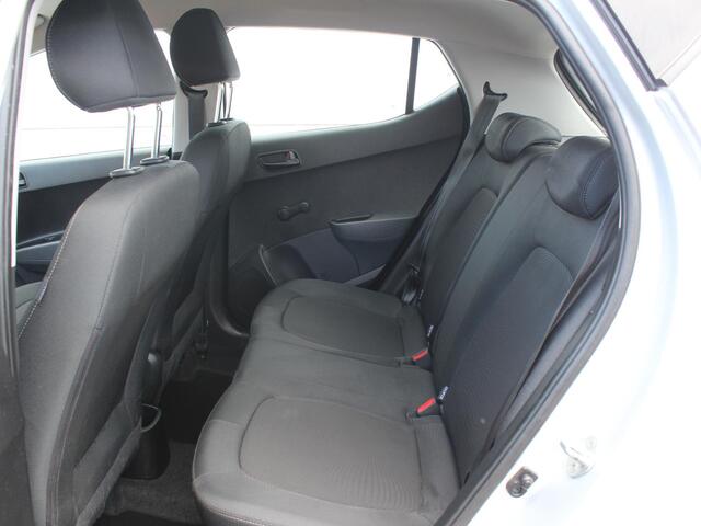 Hyundai I 10 1.0i Comfort / Navigatie d.m.v. Apple Carplay/Android Auto / Cruise Control / Bluetooth / Airco / USB /