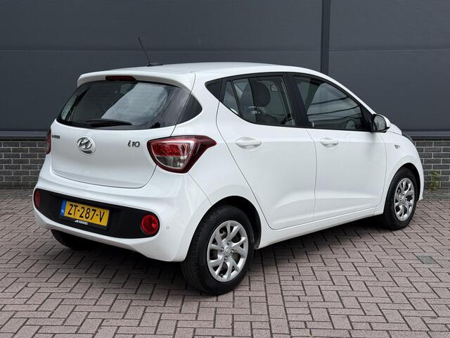 Hyundai I 10 1.0i Comfort+Smart Pack / Navigatie / Parkeersensoren Achter / Cruise / Airco / Eerste Eigenaar /