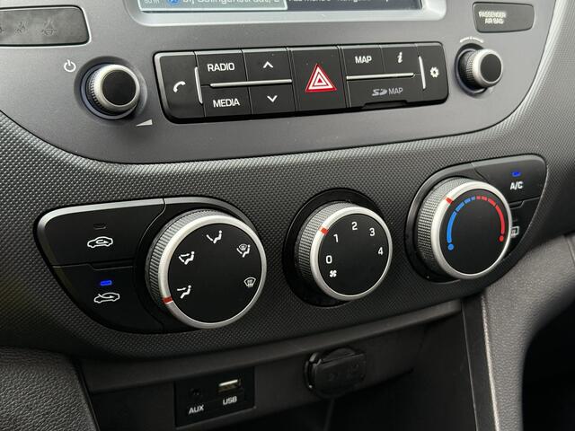 Hyundai I 10 1.0i Comfort+Smart Pack / Navigatie / Parkeersensoren Achter / Cruise / Airco / Eerste Eigenaar /