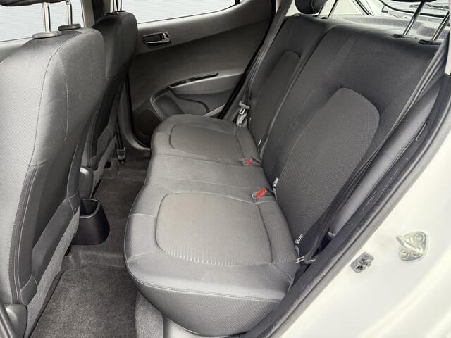 Hyundai I 10 1.0i Comfort+Smart Pack / Navigatie / Parkeersensoren Achter / Cruise / Airco / Eerste Eigenaar /
