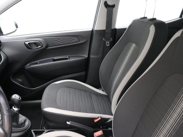 Hyundai I 10 1.0 Comfort / Stoel & Stuurwiel verwarming / Parkeersensoren achter / Cruise Control / Airco / Lichtsensor / 5-deurs / Bluetooth /
