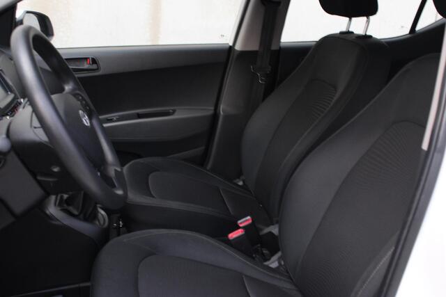 Hyundai I 10 1.0i Comfort / AIRCO / NAVI / CRUISE / PARKEERSENSOREN ACHTER