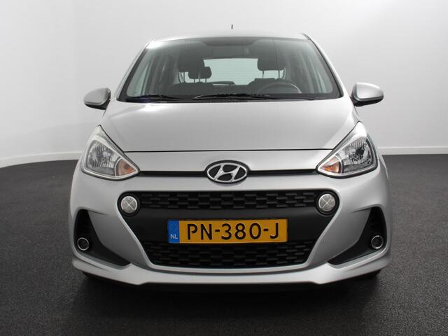Hyundai I 10 1.0i Comfort Airco Cruise control Navigatie Lichtmetalen velgen Radio Apple Carplay/ Android auto