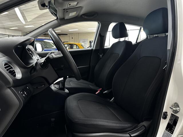 Hyundai I 10 1.0i i-Motion/ Airco/ C.V. Afstand/ Elek. pakket/ Isofix/ Radio-CD AUX & USB/ Deelbare achterbank/ Multi. Stuur/ Dagrijverl.
