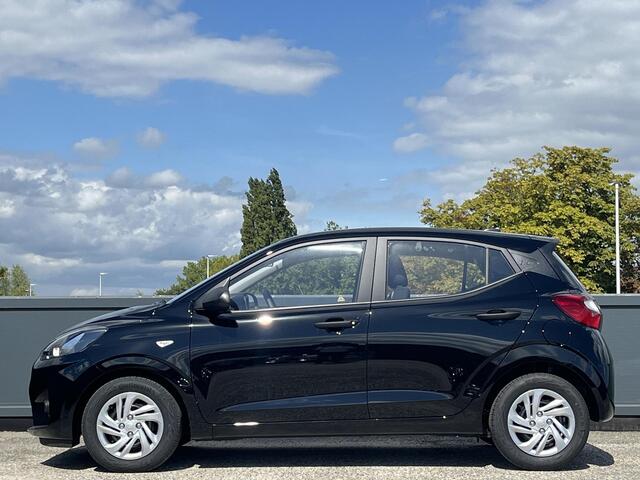 Hyundai I 10 1.0 Comfort | ¤2500 KORTING | CAMERA | PARKEERSENSOREN | NAVIGATIE | APPLE CARPLY & ANDROID AUTO | NIEUW UIT VOORRAAD