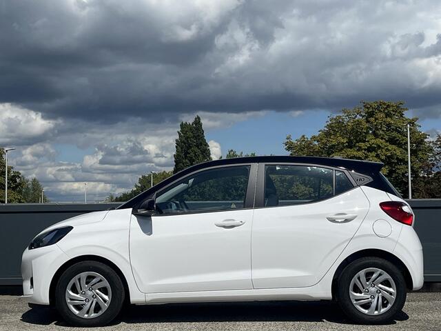 Hyundai I 10 1.0 Comfort Smart | ¤2500 KORTING | CAMERA | PARKEERSENSOREN | NAVIGATIE | APPLE CARPLY & ANDROID AUTO | NIEUW UIT VOORRAAD