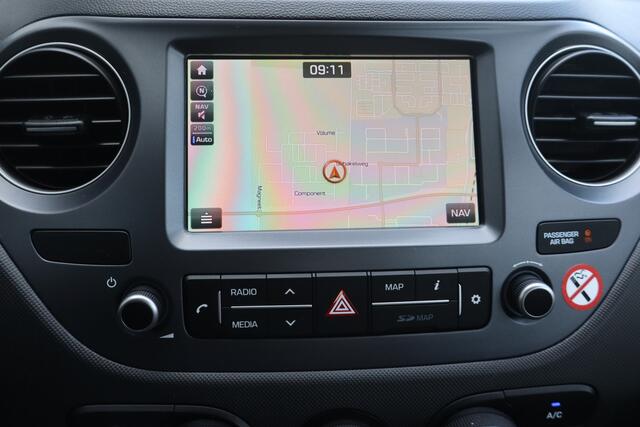 Hyundai I 10 1.0i Comfort NL-Auto!! Navigatie I PDC i Airco