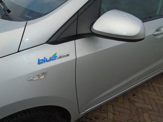 Hyundai I 10 1.0i i-Motion Comfort ALL SEASON CRUISE CONTR