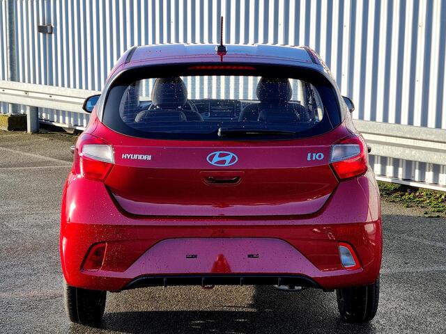 Hyundai I 10 1.0 Comfort / Prijs is rijklaar en incl. 800 euro korting / Navigatie / Airco / Cruise Control / Uit voorraad leverbaar /