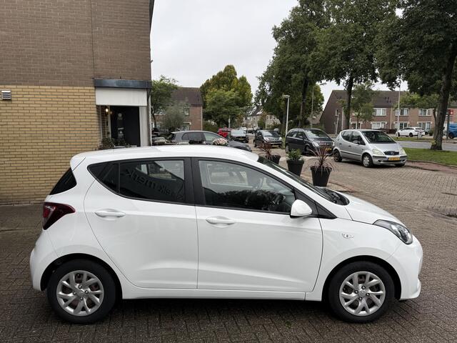 Hyundai I 10 1.0i Comfort / Airco/ Navigatie/ Cruise/ Apple carplay/ PDC/ LED