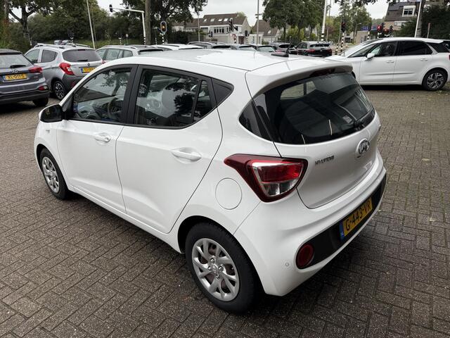 Hyundai I 10 1.0i Comfort / Airco/ Navigatie/ Cruise/ Apple carplay/ PDC/ LED