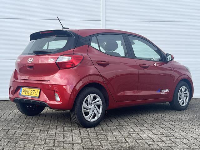 Hyundai I 10 1.0 Comfort Smart 5-zits / Navigatie / Cruise Control / Airco / LED dagrijverlichting / Achteruitrijcamera / Parkeersensoren achter / Fabrieksgarantie t/m 16-7-2030 /