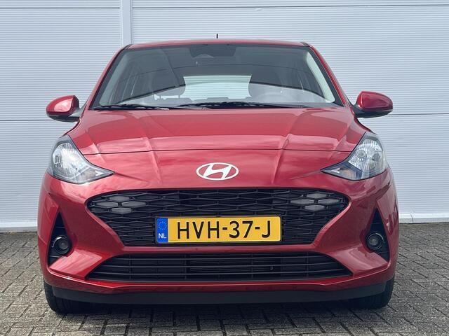 Hyundai I 10 1.0 Comfort Smart 5-zits / Navigatie / Cruise Control / Airco / LED dagrijverlichting / Achteruitrijcamera / Parkeersensoren achter / Fabrieksgarantie t/m 16-7-2030 /
