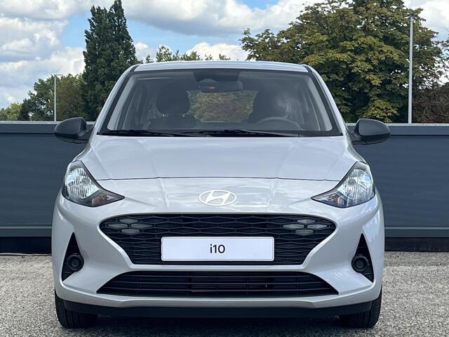 Hyundai I 10 1.0 Comfort | ¤2500 KORTING | CAMERA | PARKEERSENSOREN | NAVIGATIE | APPLE CARPLY & ANDROID AUTO | NIEUW UIT VOORRAAD