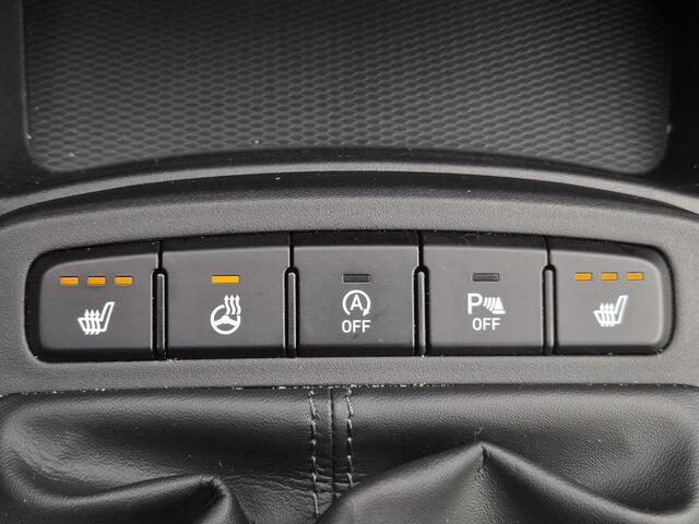 Hyundai I 10 1.0 i- Comfort Handgeschakeld / Airco / Stuur-, en Stoelverwarming / Cruise control / Parkeersensoren achter / Elektrische ramen voor / DAB radio / Dealer onderhouden /