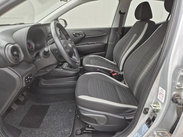 Hyundai I 10 1.0 i- Comfort Handgeschakeld / Airco / Stuur-, en Stoelverwarming / Cruise control / Parkeersensoren achter / Elektrische ramen voor / DAB radio / Dealer onderhouden /