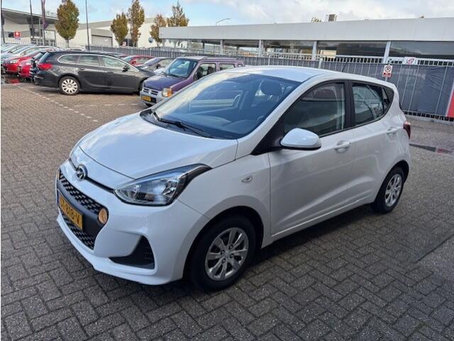 Hyundai I 10 1.0i Comfort 1 EIGENAAR * 20.000 KM *NAVI * AIRCO * DEALERONDERHOUDEN *