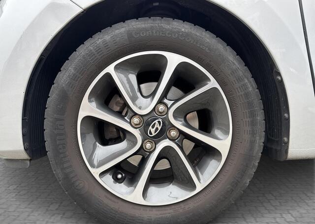 Hyundai I 10 1.2i - Stoel + Stuurverwarming / Trekhaak