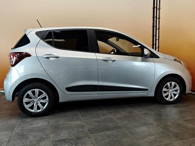 Hyundai I 10 1.0i i-Premium navi | stoelverwarming clima | stuurverwarming