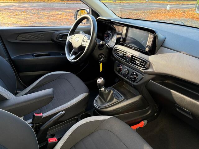 Hyundai I 10 1.0 nw model Airco Multimedia Cruise