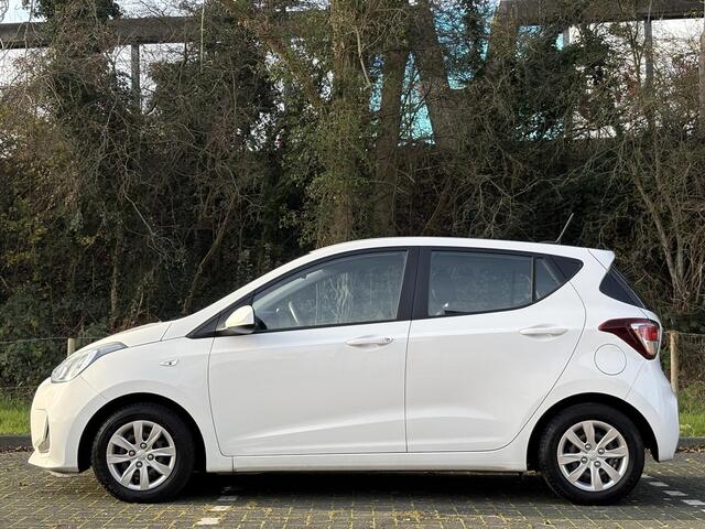 Hyundai I 10 5drs 1.0i 67pk Comfort | Navigatie | Apple Carplay-Android Auto | Cruise control | Elektrisch verstelbare spiegels | Elektrische ramen voor en achter |