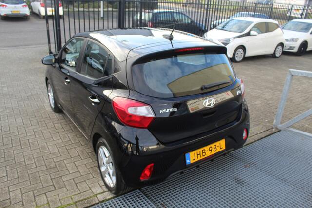 Hyundai I 10 1.0 Comfort Smart 5-zits Automaat/Cruise control/Bluetooth/Parkeersensoren/Stoelverwarming/Stuurverwarming/Airco/Licht metalen velgen
