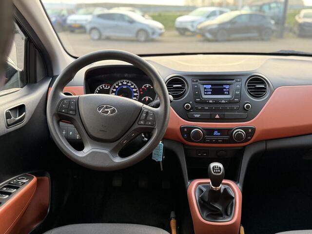 Hyundai I 10 1.0i i-Motion Comfort | NAP | Trekhaak | Climate Control | Cruise Control | All-Season banden |