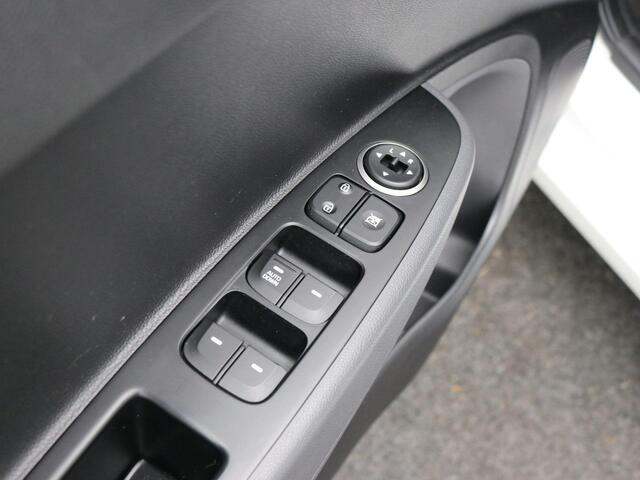 Hyundai I 10 1.0i Comfort / Dealeronderhouden / Airco / Cruise Control / Winter & zomerbanden set / 1ste Eigenaar / Bluetooth / 5-deurs /