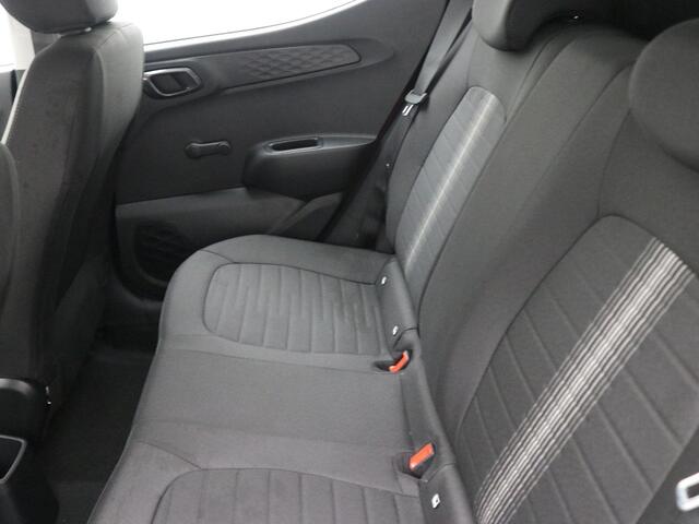 Hyundai I 10 1.0 AUTOMAAT Comfort Limited / ¤ 1.250,- Voordeel op de nieuwprijs / Prijs is rijklaar / Direct Leverbaar / Navigatie / Camera / Apple Carplay & Android Auto / Bluetooth / Airco /